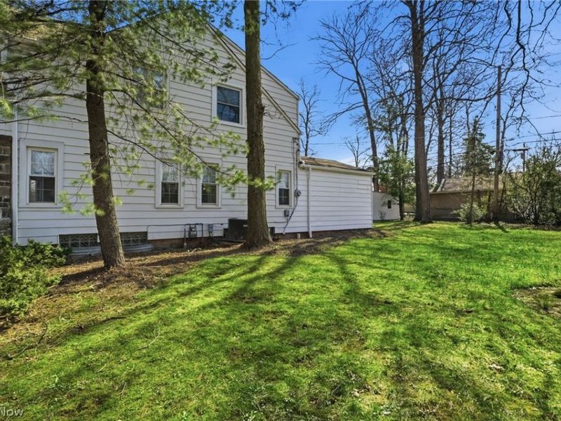 4182 Silsby Road, University Heights, OH 44118 Photo 3