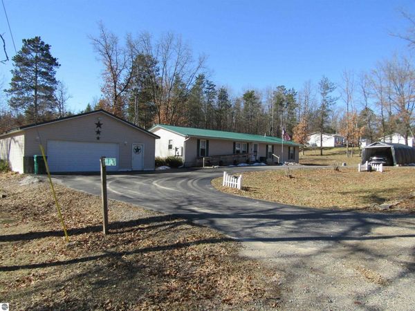 1662 Pontiac Trail, West Branch, MI 48661