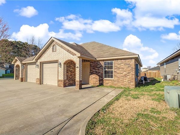 3308 SW Victoria Place , Unit 1-2, Bentonville, AR 72712