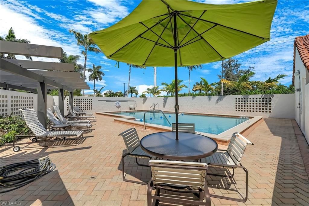 4092 Belair Ln, Unit 15, Naples, FL 34103 Photo