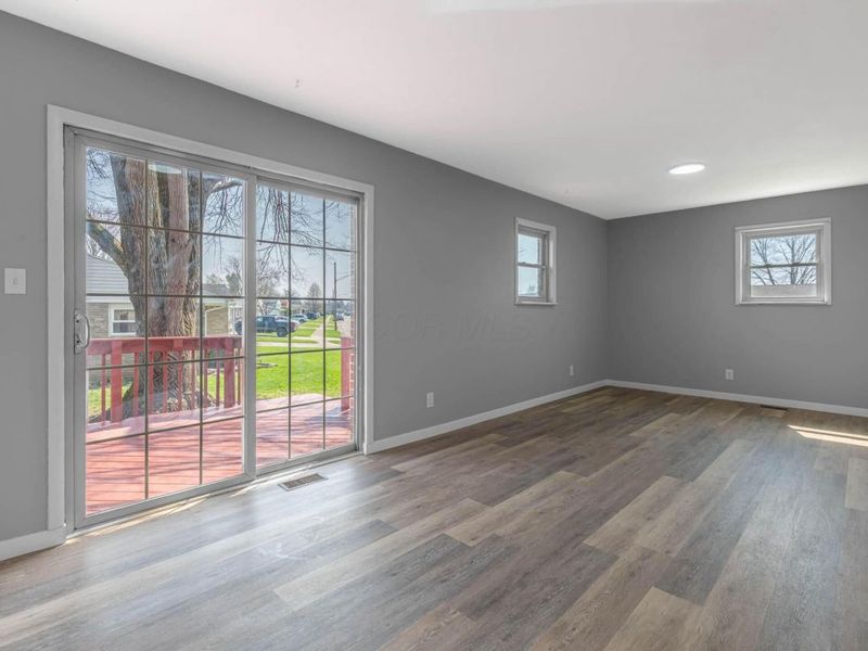 1300 Edgebrook Avenue, New Carlisle, OH 45344 Photo 4