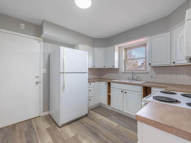 1300 Edgebrook Avenue, New Carlisle, OH 45344 Photo 6