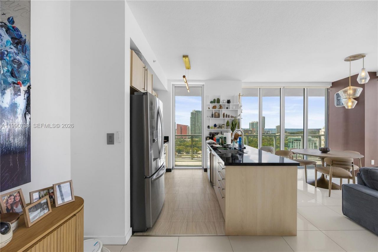 79 SW 12th St, Unit 2401-S, Miami, FL 33130 Photo