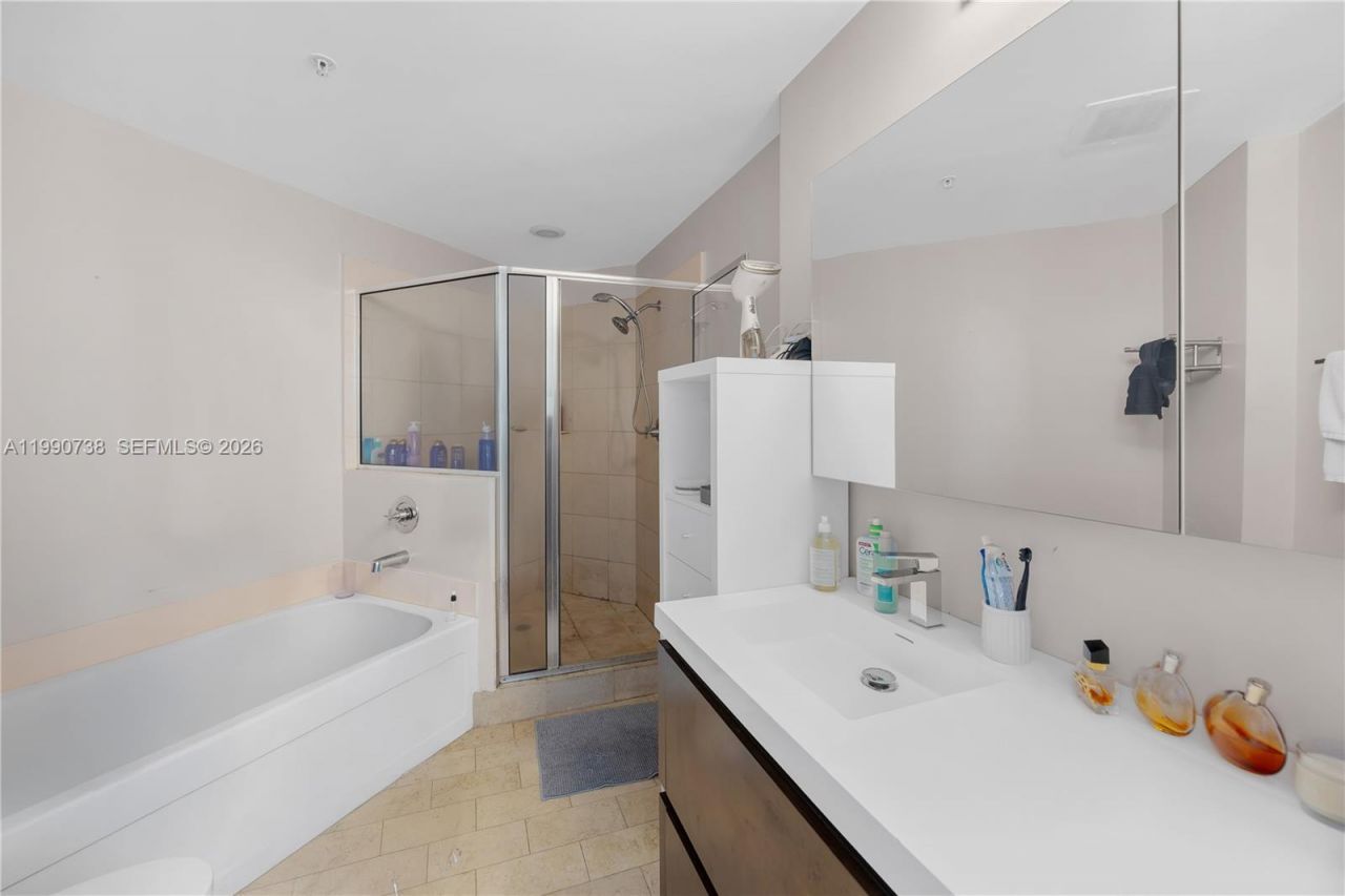 79 SW 12th St, Unit 2401-S, Miami, FL 33130 Photo