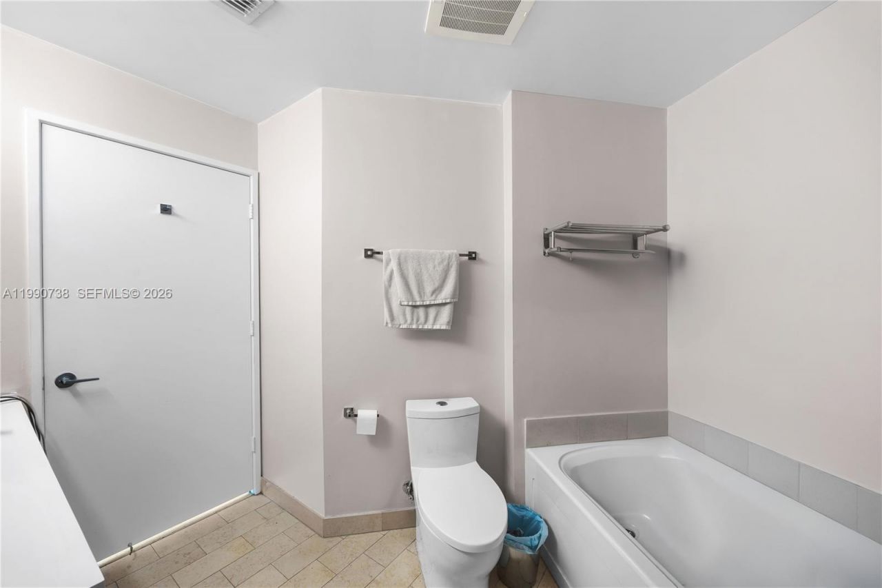 79 SW 12th St, Unit 2401-S, Miami, FL 33130 Photo