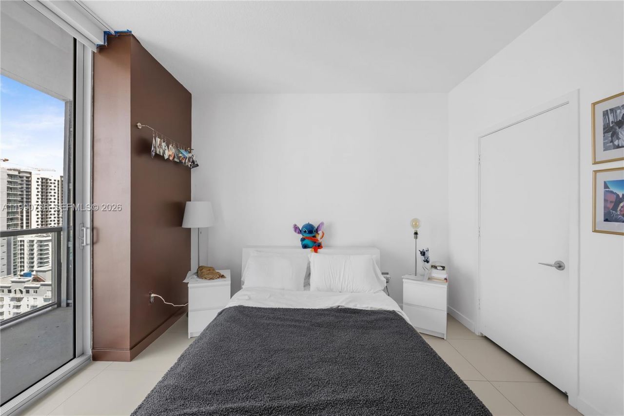 79 SW 12th St, Unit 2401-S, Miami, FL 33130 Photo