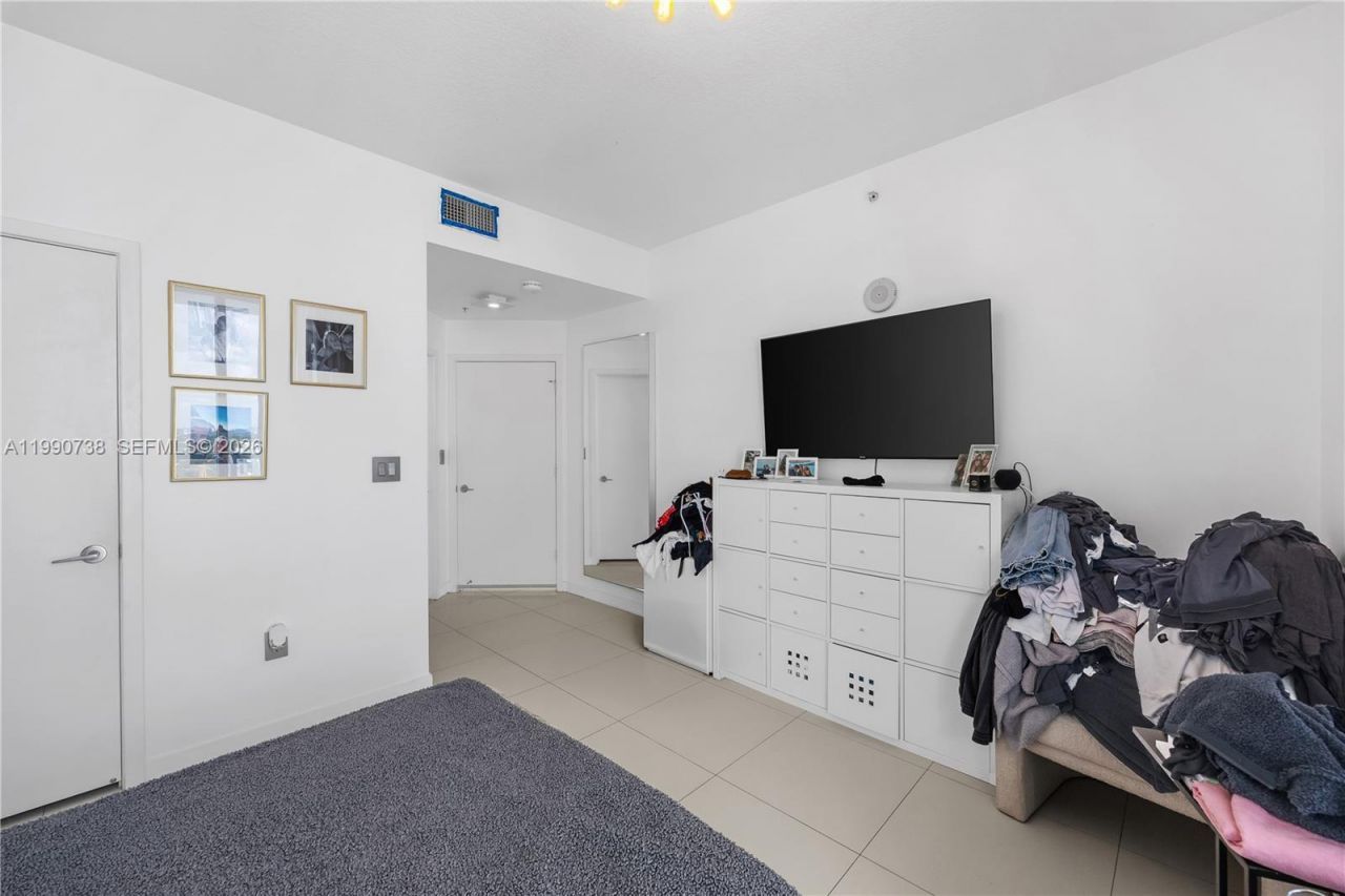 79 SW 12th St, Unit 2401-S, Miami, FL 33130 Photo