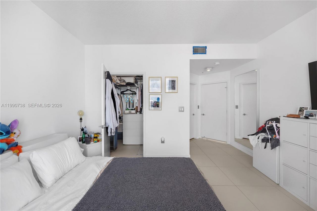 79 SW 12th St, Unit 2401-S, Miami, FL 33130 Photo