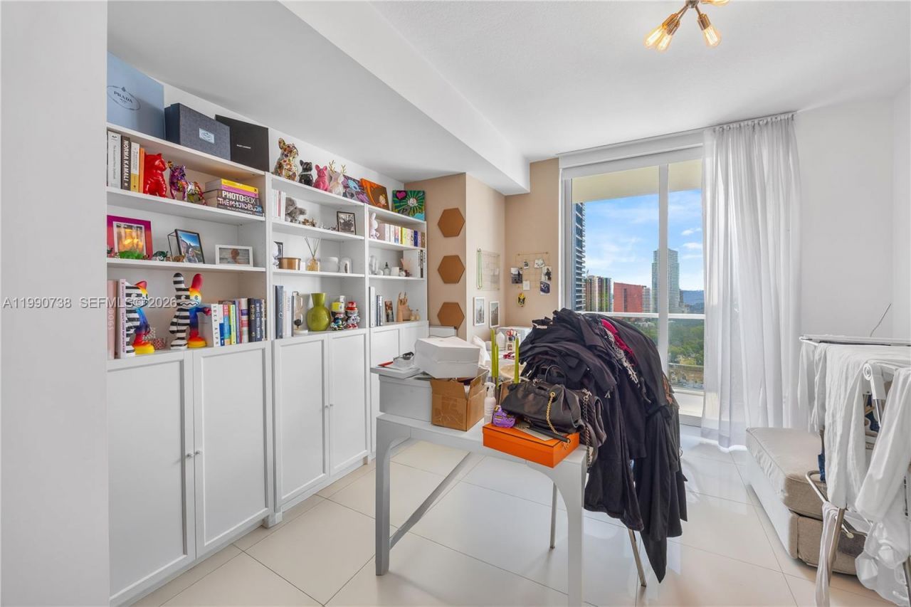 79 SW 12th St, Unit 2401-S, Miami, FL 33130 Photo