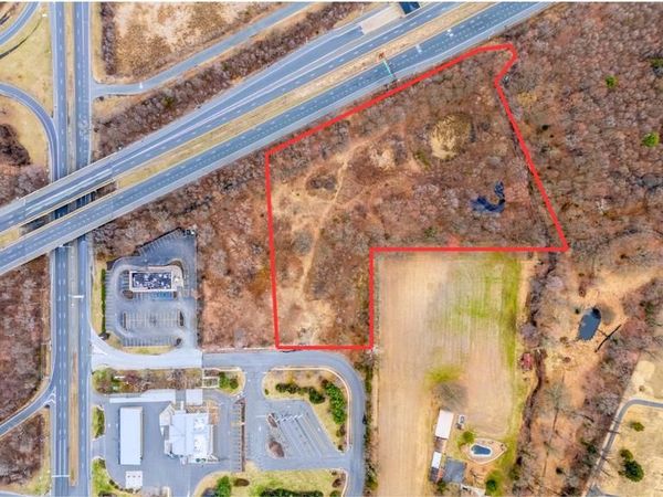 2068 ROUTE 130 , BURLINGTON, NJ 08016