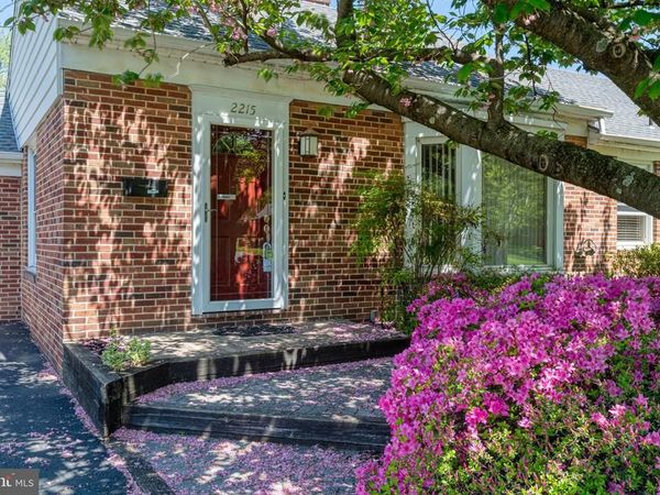 2215 DIXIE DRIVE, YORK, PA 17402