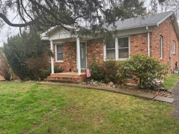 2 MASSANUTTEN PLACE, LURAY, VA 22835