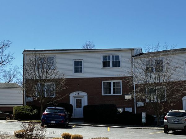 9 Huguenot Street, Unit 6, New Paltz, NY 12561