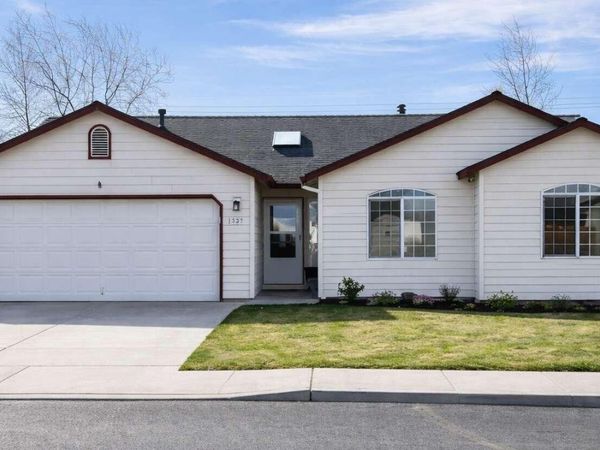 1737 NE 7th Street, Redmond, OR 97756