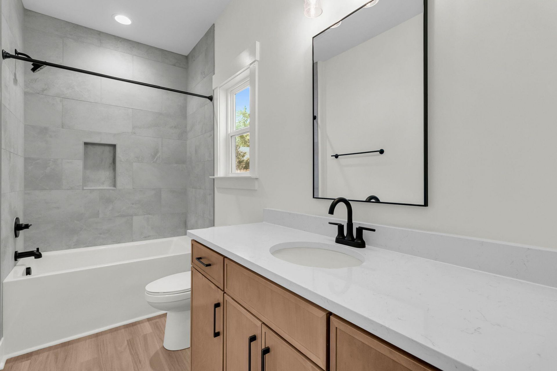 1137 Forbes Avenue Photo 24