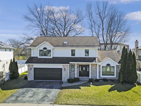 4933 Meadow Lake Drive , Richton Park, IL 60471