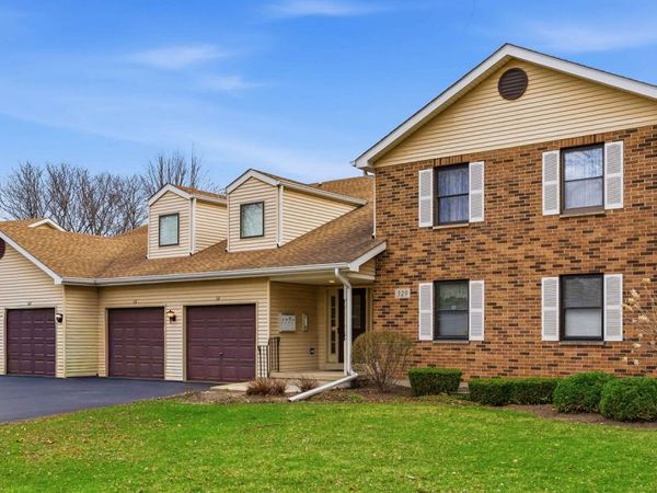 329 Everett Avenue , Unit 2B, Crystal Lake, IL 60014