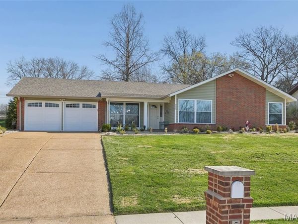505 Glenmeadow Drive, Ballwin, MO 63011