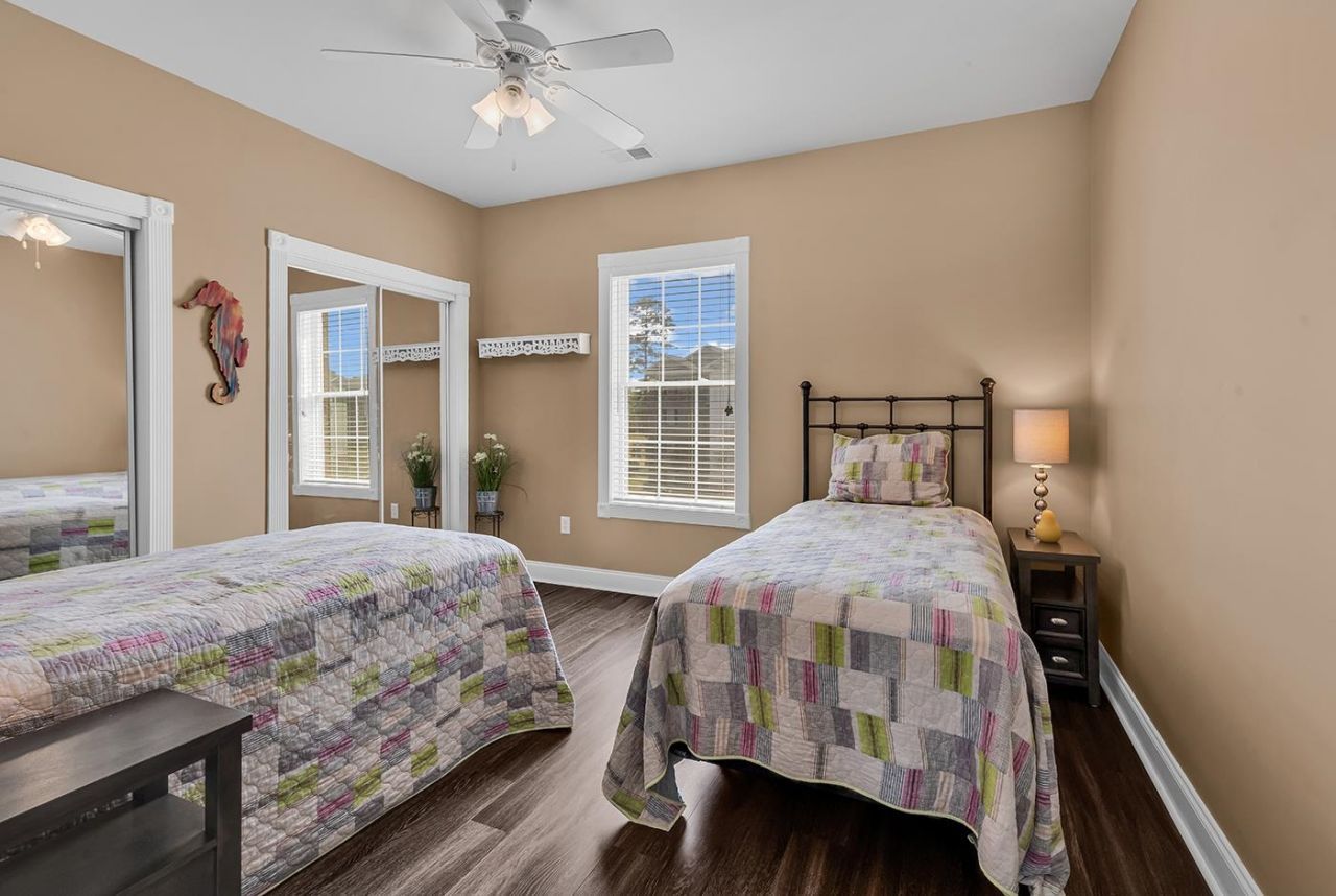 4879 Luster Leaf Circle  Photo 13