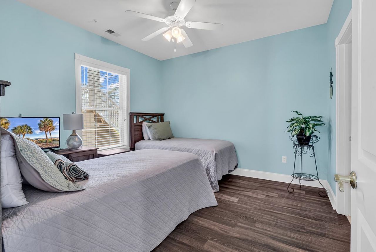 4879 Luster Leaf Circle  Photo 21