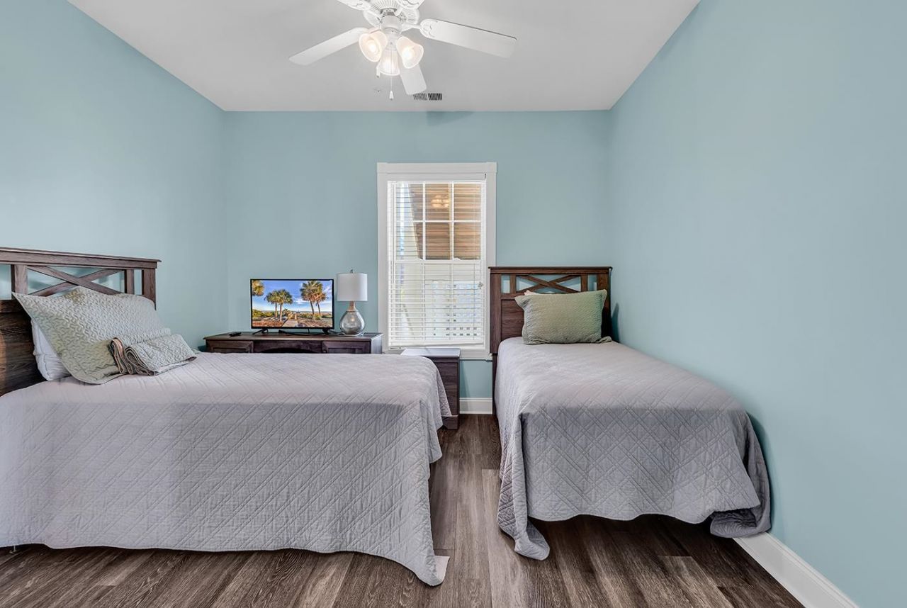 4879 Luster Leaf Circle  Photo 23