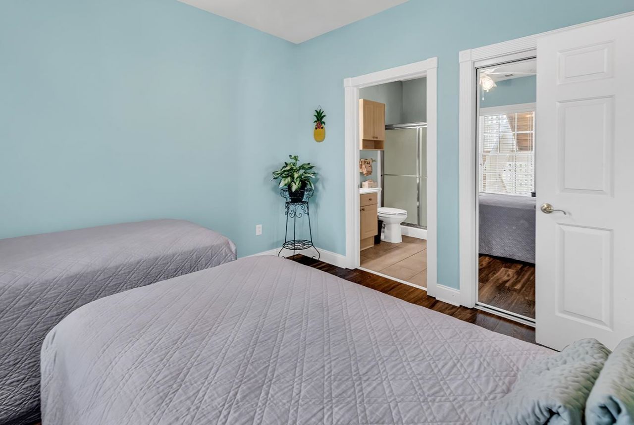 4879 Luster Leaf Circle  Photo 24