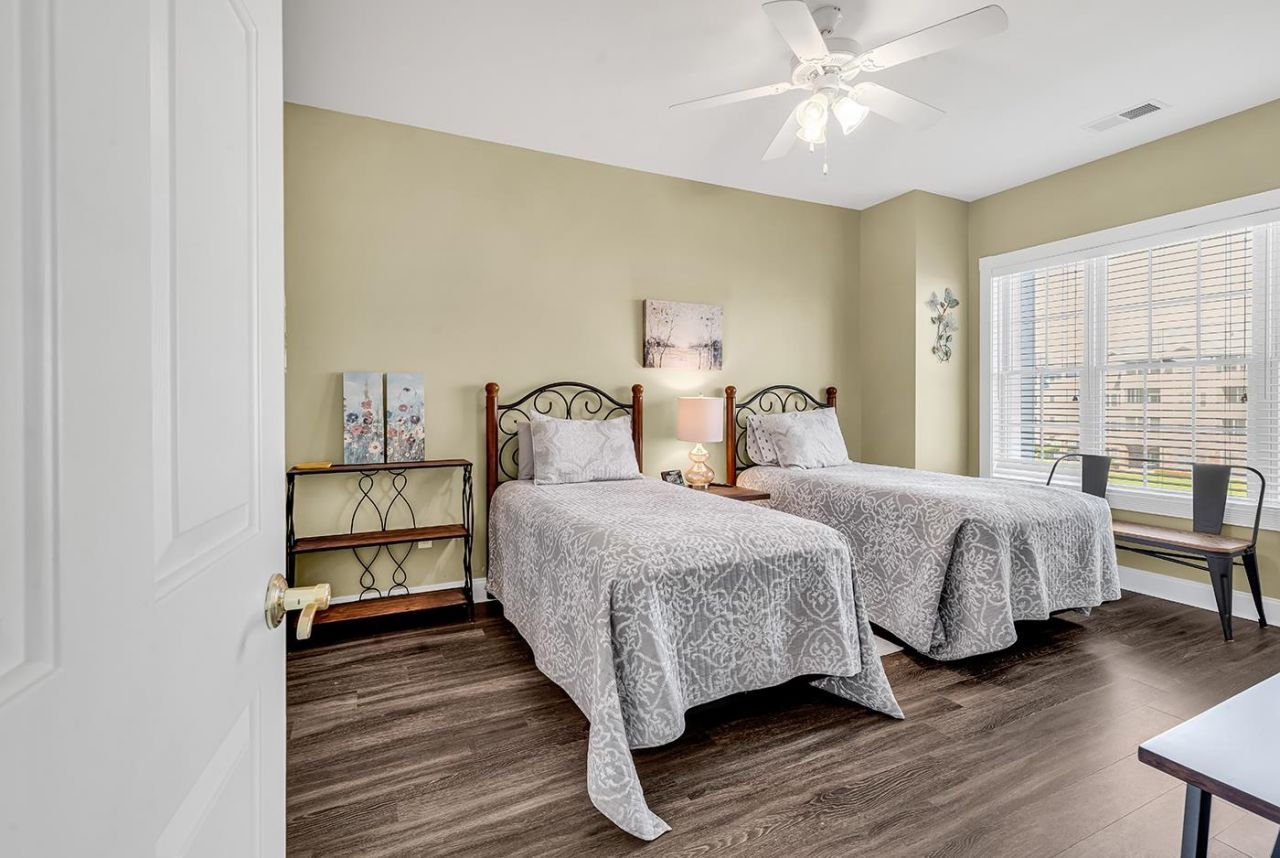 4879 Luster Leaf Circle  Photo 31