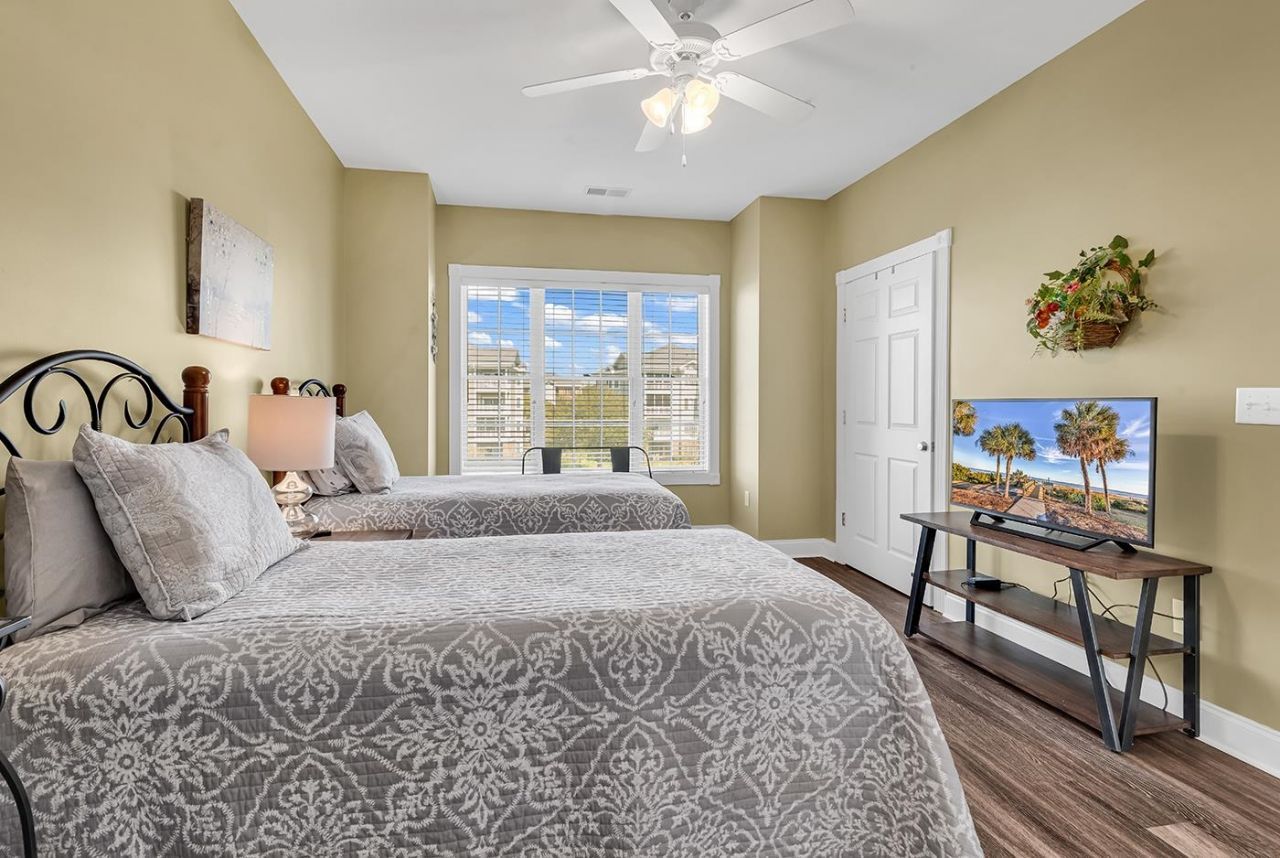 4879 Luster Leaf Circle  Photo 34