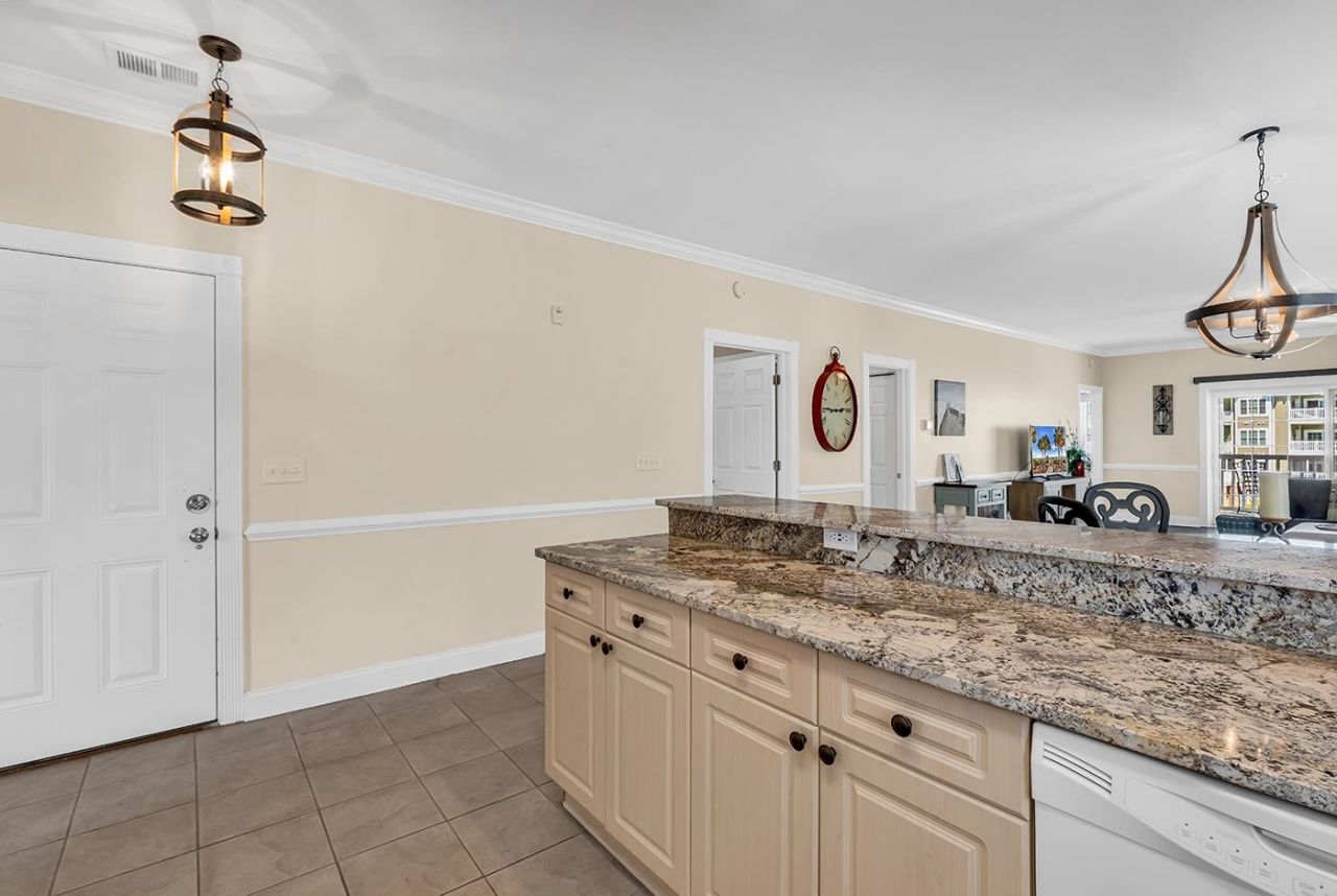 4879 Luster Leaf Circle  Photo 7