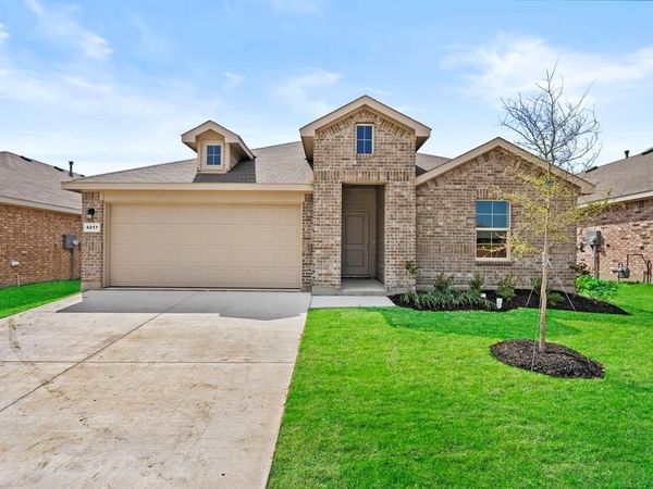 4217 Trickling Creek Lane, Fort Worth, TX 76036