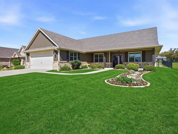 121 Bowie Drive, Gainesville, TX 76240