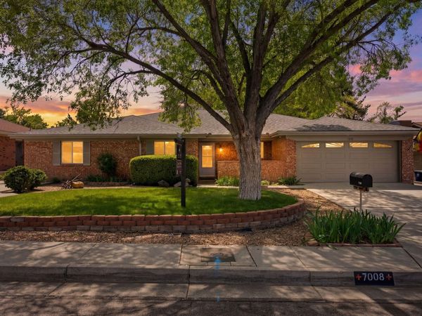 7008 Carriage Road NE, Albuquerque, NM 87109