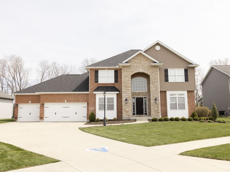 731 Sherwood Drive, Troy, OH 45373 Photo 2