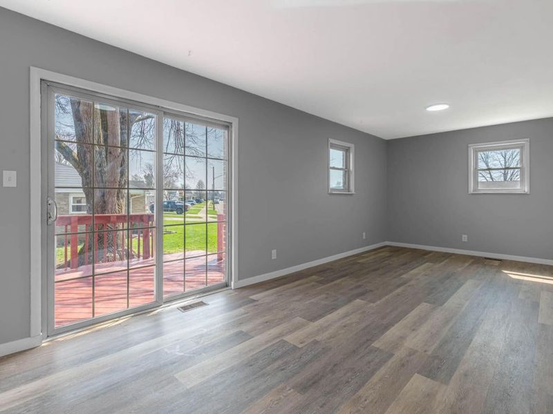 1300 Edgebrook Avenue, New Carlisle, OH 45344 Photo 4