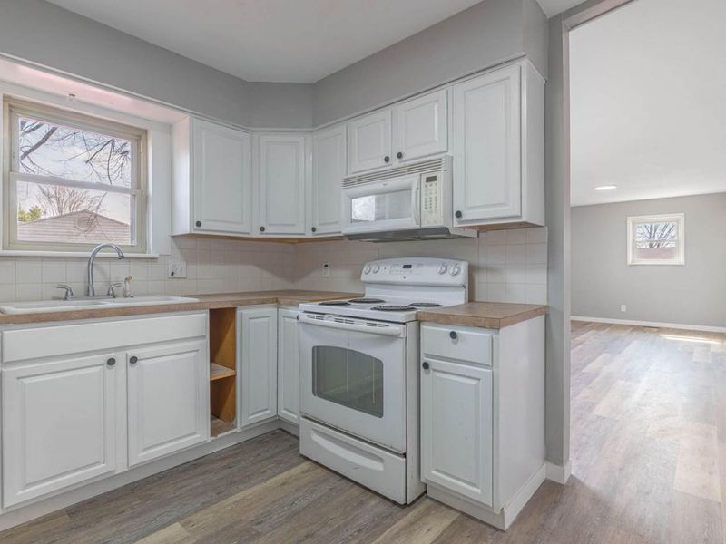 1300 Edgebrook Avenue, New Carlisle, OH 45344 Photo 8