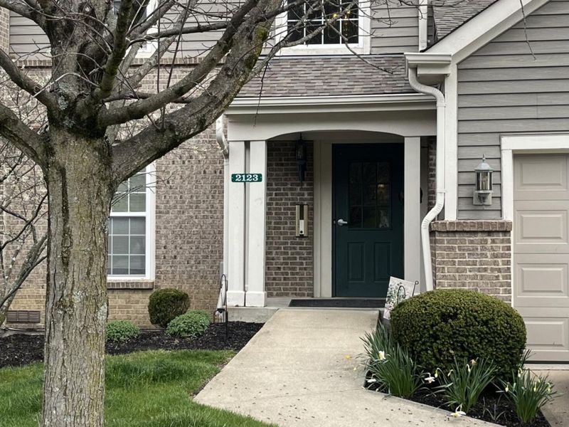 2123 Clareglen Drive, Unit 204, Crescent Springs, KY 41017 Photo 1