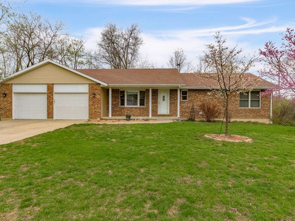 1307 Green Meadows Drive, Mexico, MO 65265