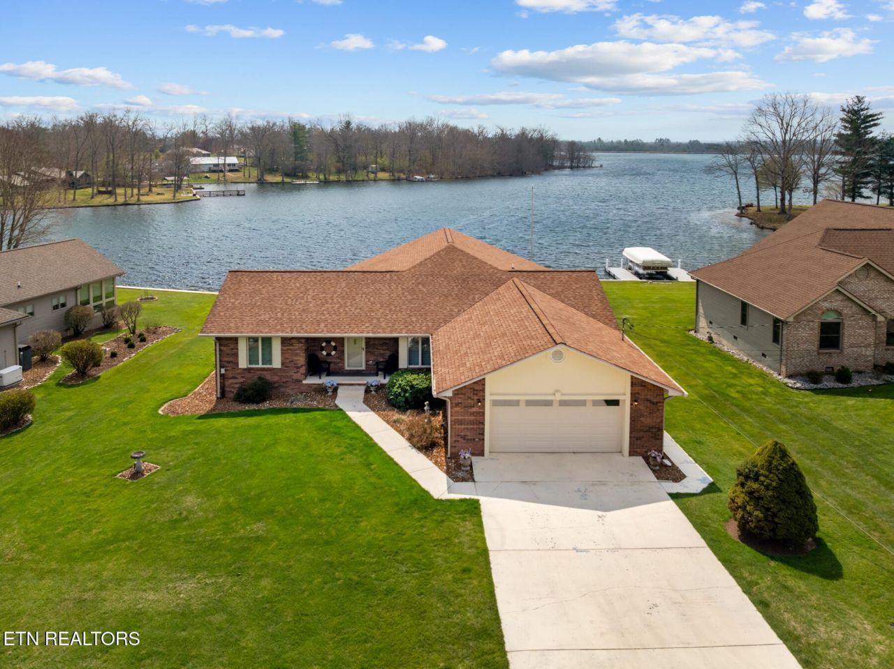 1256 Arrowhead Drive, Crossville, TN 38572 Main Photo