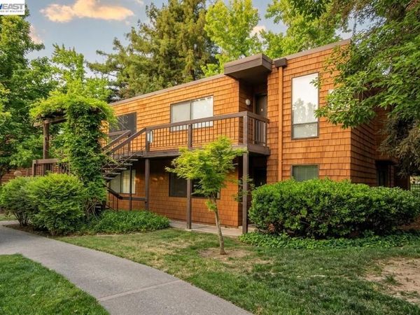 796 Woodside Ln, Unit 1, Sacramento, CA 95825