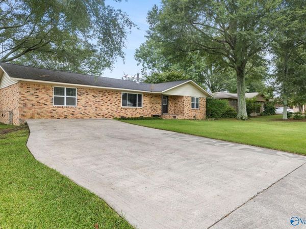1941 Dialsdale Dr SW, Cullman, AL 35055