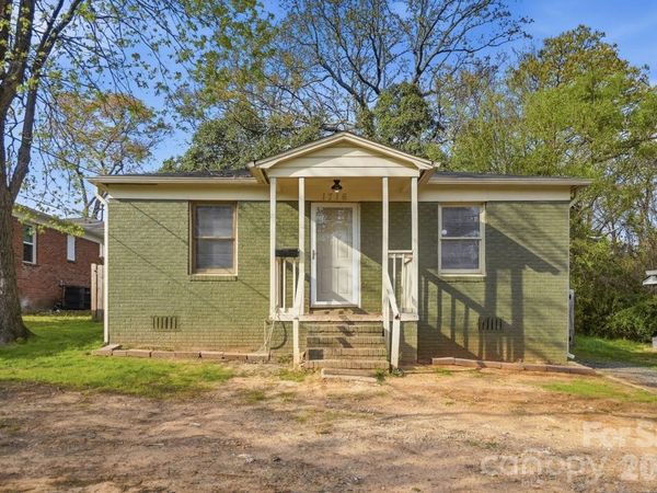 1716 Catherine Simmons Avenue , Charlotte, NC 28216