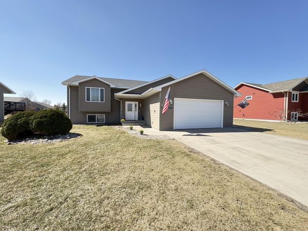 1808 9th Avenue S, Brookings, SD 57006