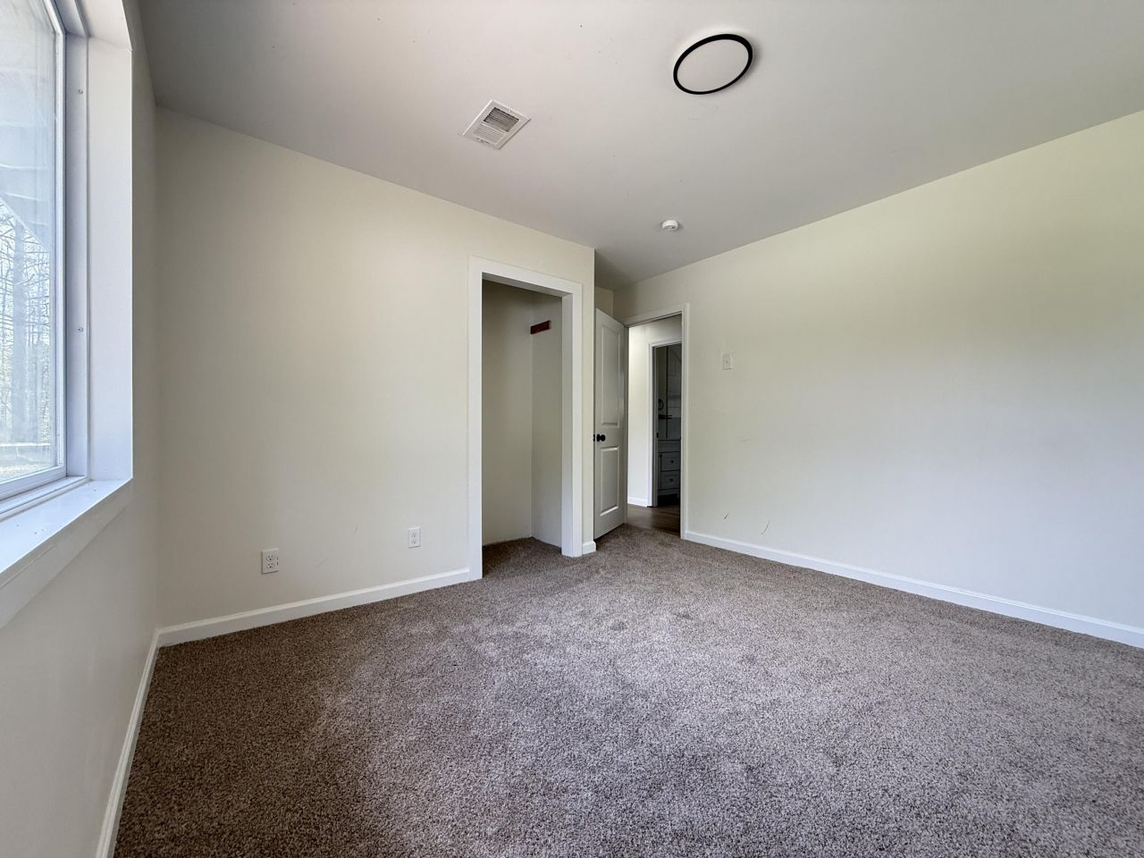 285 Koger Drive Photo 12