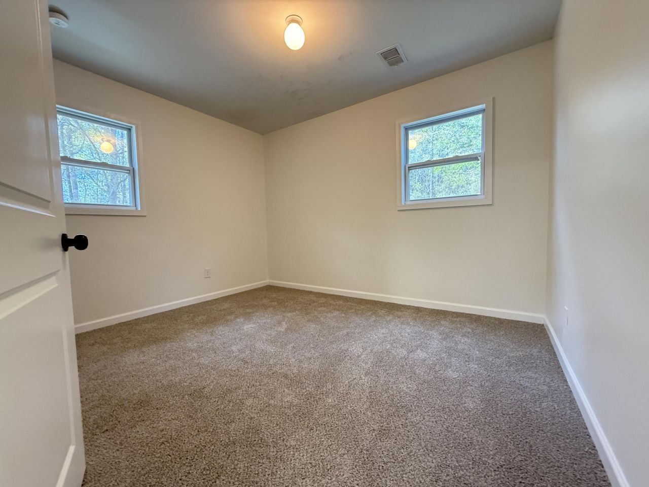 285 Koger Drive Photo 14