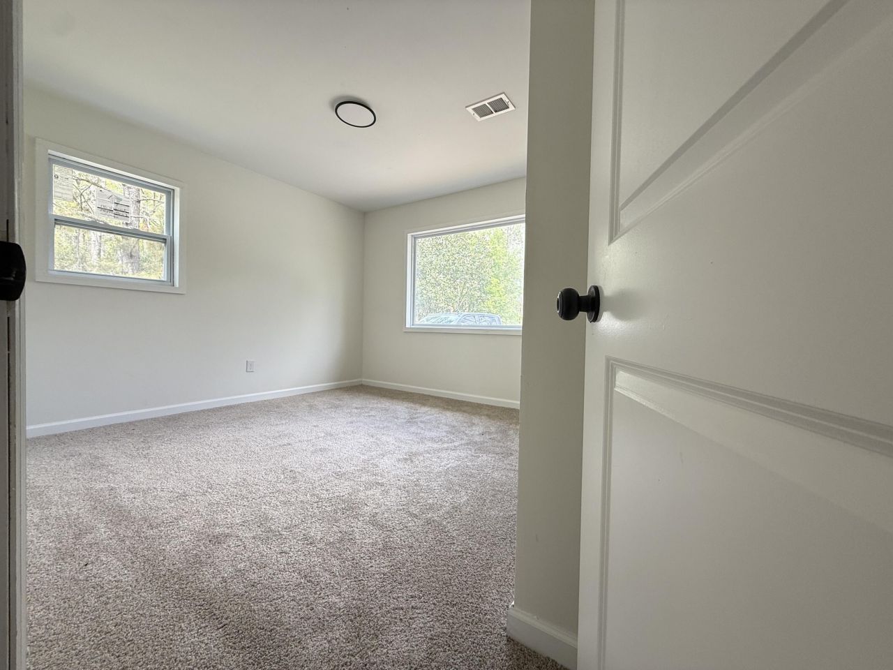 285 Koger Drive Photo 15