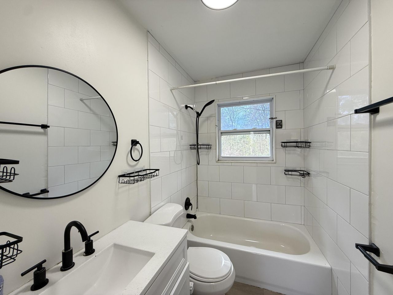 285 Koger Drive Photo 9