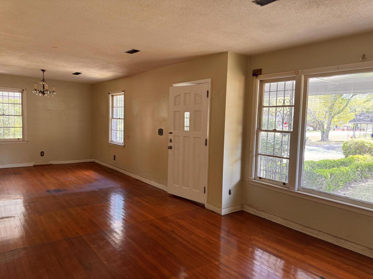 1106 Barrett Road Photo 12