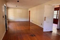 1106 Barrett Road photo 4