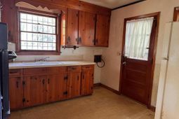 1106 Barrett Road photo 4