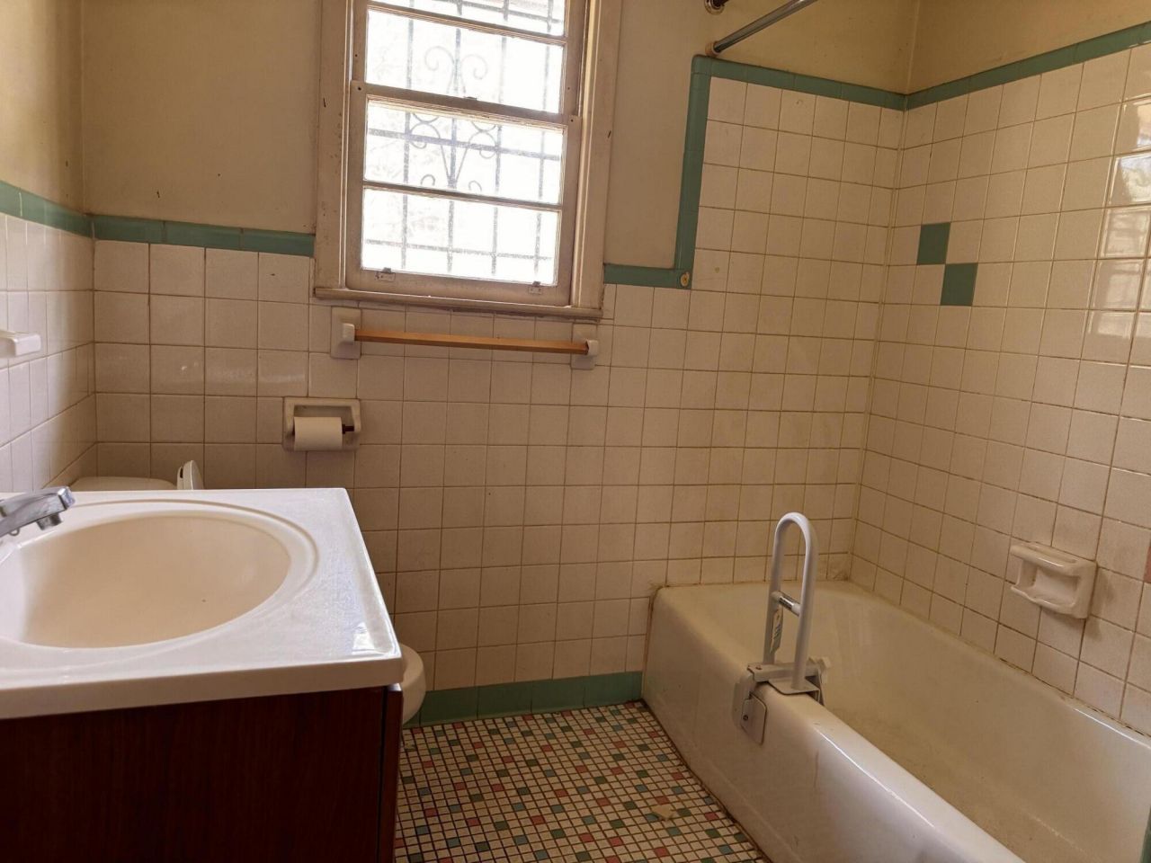 1106 Barrett Road Photo 8